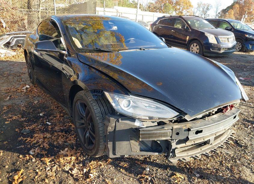 2015 Tesla Model S 85D/P85D (VIN 5YJSA1H47FF084671) main photo
