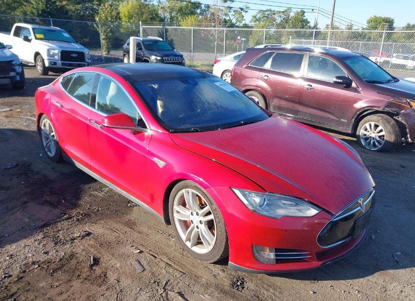 2015 Tesla Model S 85D/P85D (VIN 5YJSA1H47FF094522) main photo