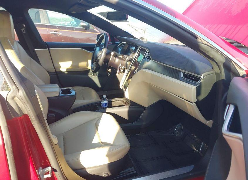 Photo 5 of 2015 Tesla Model S 85D/P85D (VIN 5YJSA1H47FF094522)