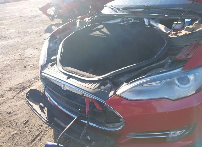Photo 6 of 2015 Tesla Model S 85D/P85D (VIN 5YJSA1H47FF094522)