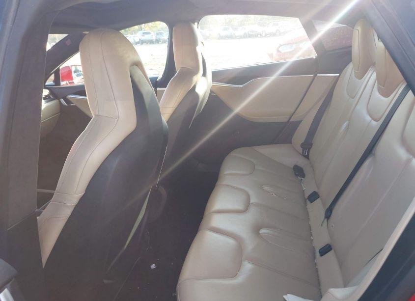 Photo 8 of 2015 Tesla Model S 85D/P85D (VIN 5YJSA1H47FF094522)