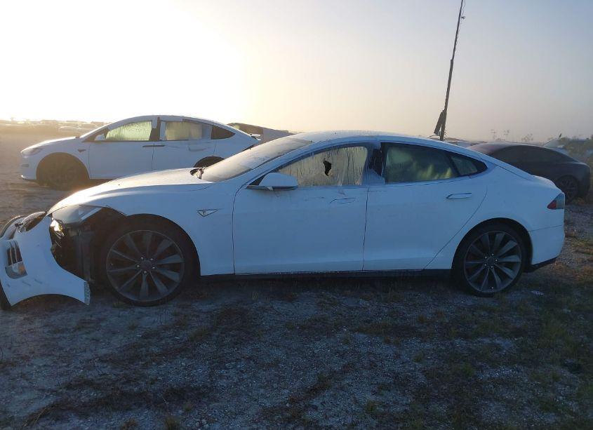Photo 14 of 2014 Tesla Model S (VIN 5YJSA1S11EFP30431)