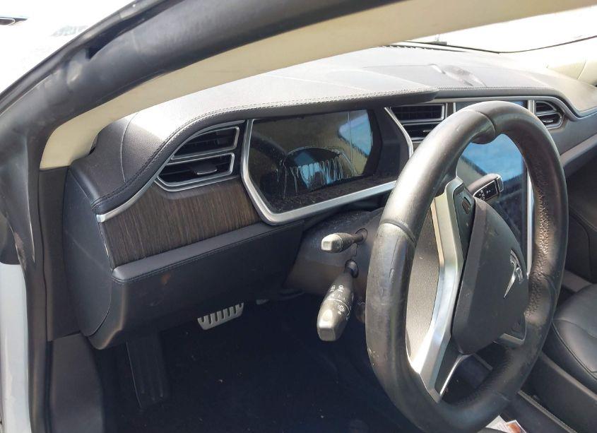 Photo 7 of 2014 Tesla Model S (VIN 5YJSA1S11EFP30431)