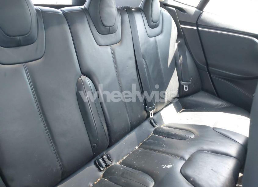 Photo 8 of 2014 Tesla Model S (VIN 5YJSA1S11EFP33278)