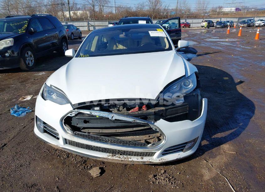 Photo 12 of 2014 Tesla Model S (VIN 5YJSA1S11EFP42627)