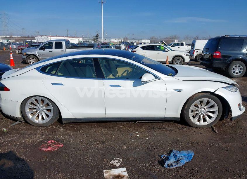 Photo 13 of 2014 Tesla Model S (VIN 5YJSA1S11EFP42627)