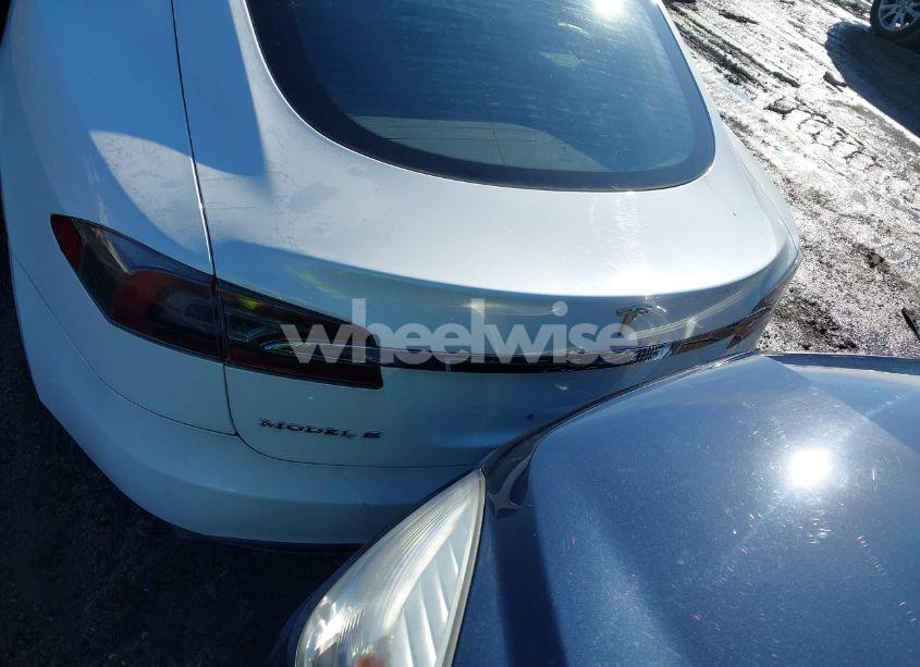 Photo 16 of 2014 Tesla Model S (VIN 5YJSA1S11EFP42627)