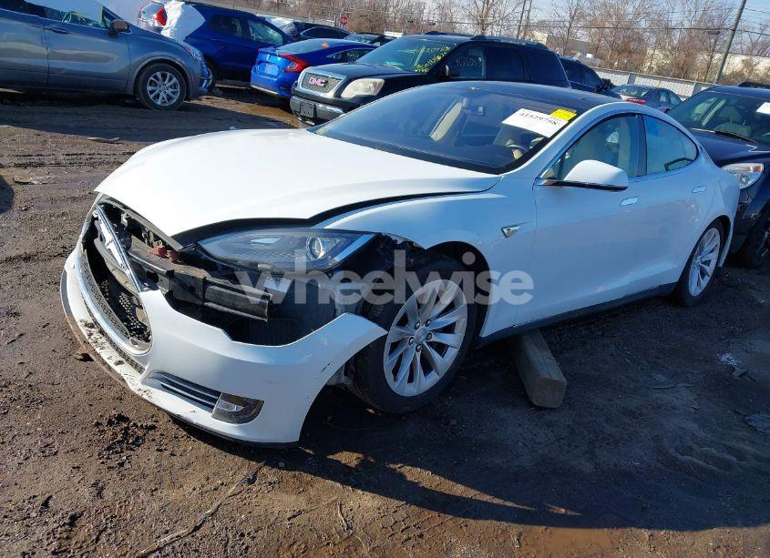 Photo 2 of 2014 Tesla Model S (VIN 5YJSA1S11EFP42627)
