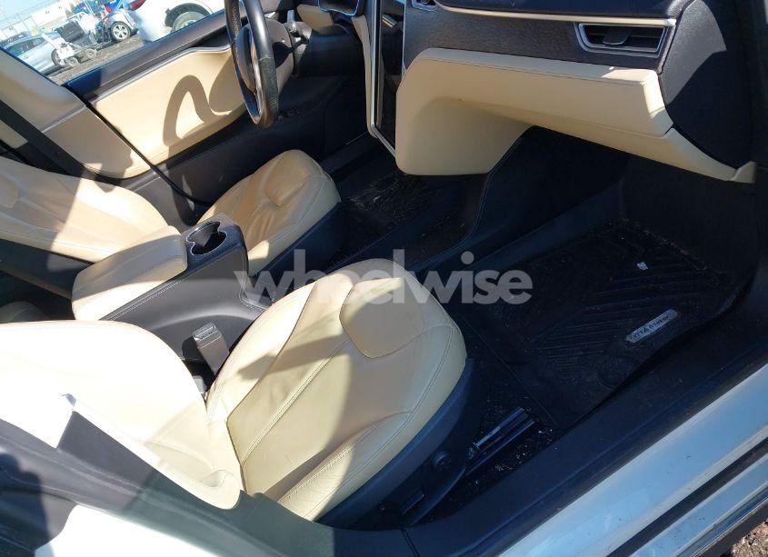 Photo 5 of 2014 Tesla Model S (VIN 5YJSA1S11EFP42627)