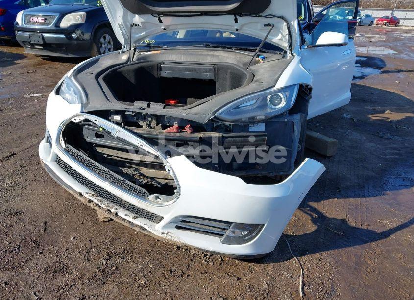 Photo 6 of 2014 Tesla Model S (VIN 5YJSA1S11EFP42627)