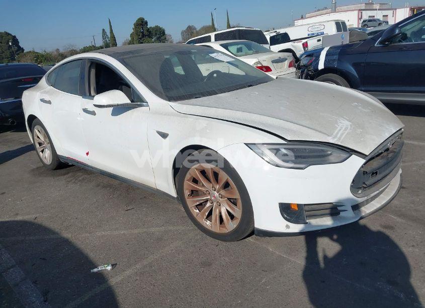 2014 Tesla Model S (VIN 5YJSA1S13EFP35596) main photo