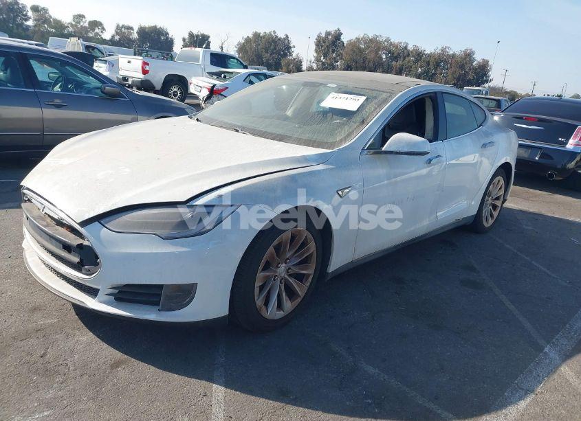 Photo 2 of 2014 Tesla Model S (VIN 5YJSA1S13EFP35596)