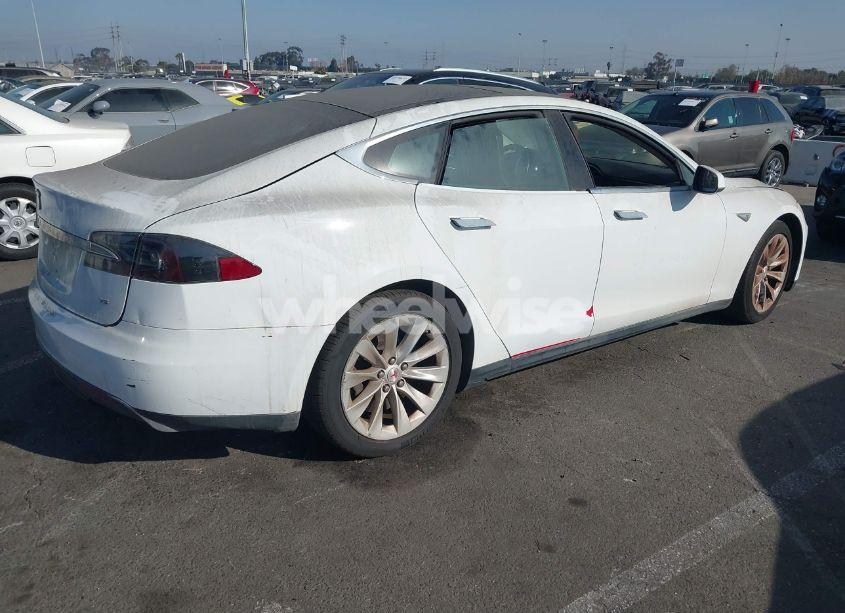 Photo 4 of 2014 Tesla Model S (VIN 5YJSA1S13EFP35596)