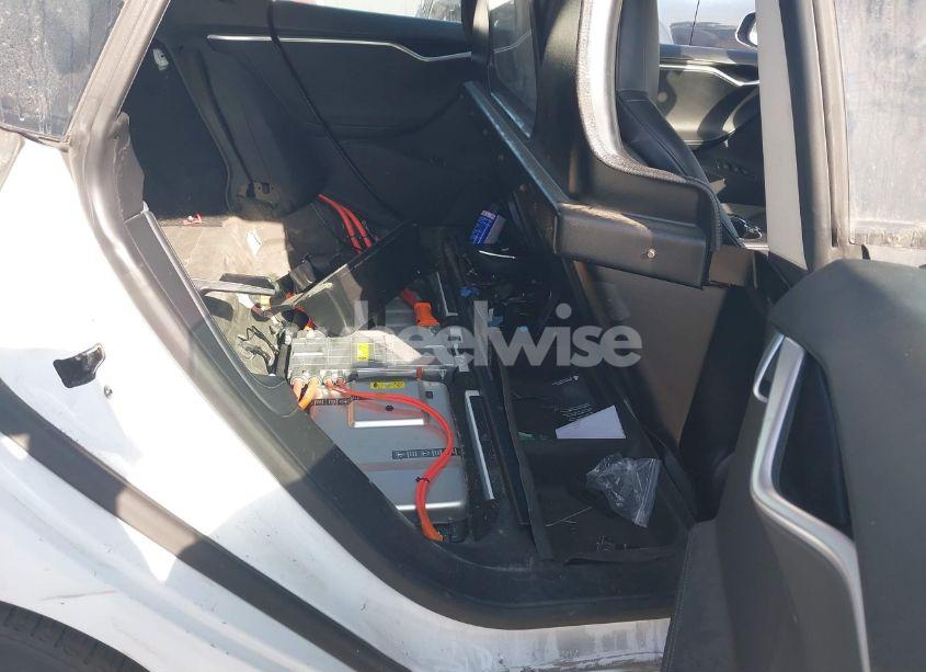 Photo 8 of 2014 Tesla Model S (VIN 5YJSA1S13EFP35596)