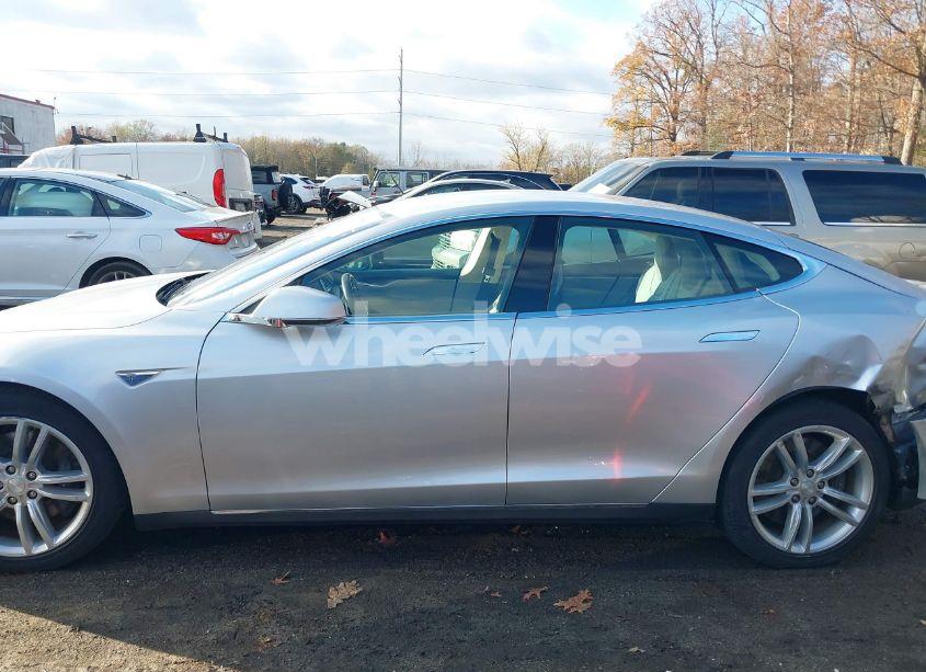 Photo 14 of 2015 Tesla Model S 60/70/85 (VIN 5YJSA1S15FF081153)