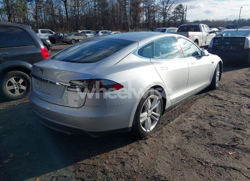 Photo 4 of 2015 Tesla Model S 60/70/85 (VIN 5YJSA1S15FF081153)