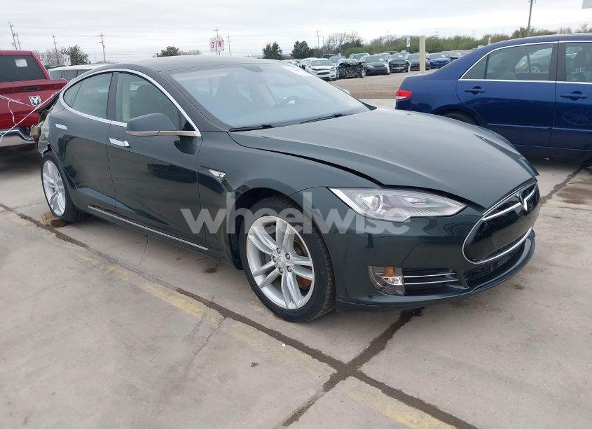 2014 Tesla Model S (VIN 5YJSA1S1XEFP53304) main photo
