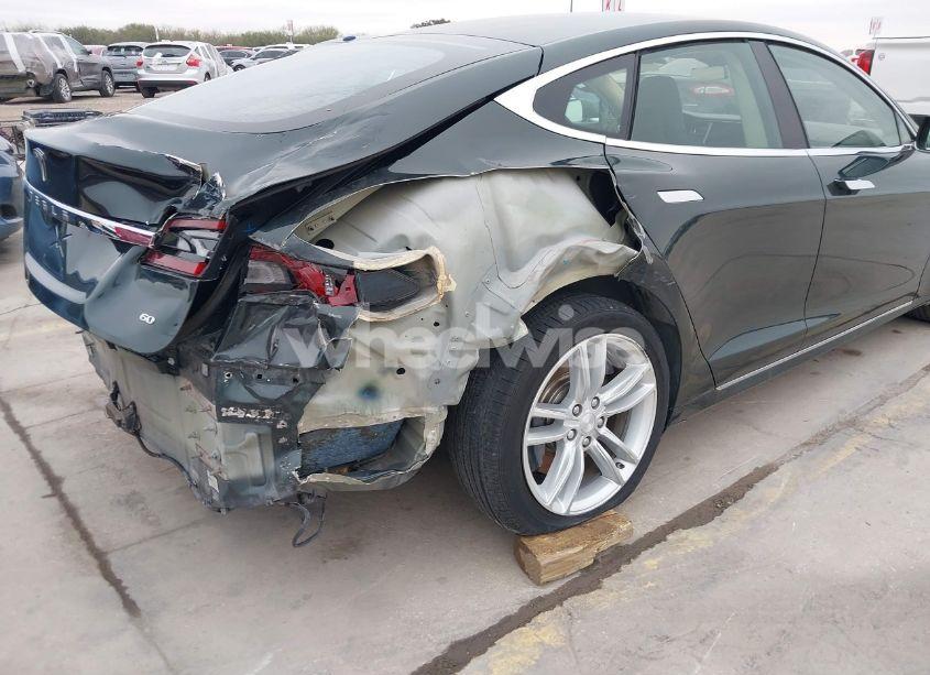 Photo 6 of 2014 Tesla Model S (VIN 5YJSA1S1XEFP53304)