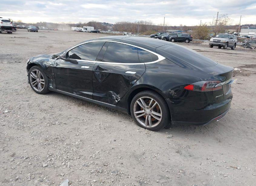 Photo 3 of 2014 Tesla Model S (VIN 5YJSA1S1XEFP57112)
