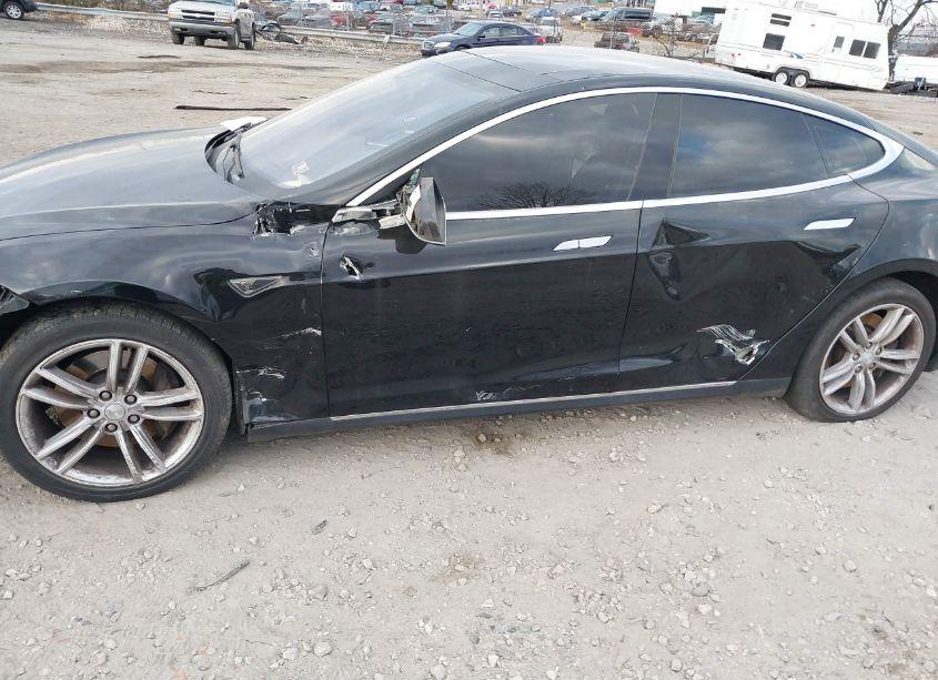 Photo 6 of 2014 Tesla Model S (VIN 5YJSA1S1XEFP57112)