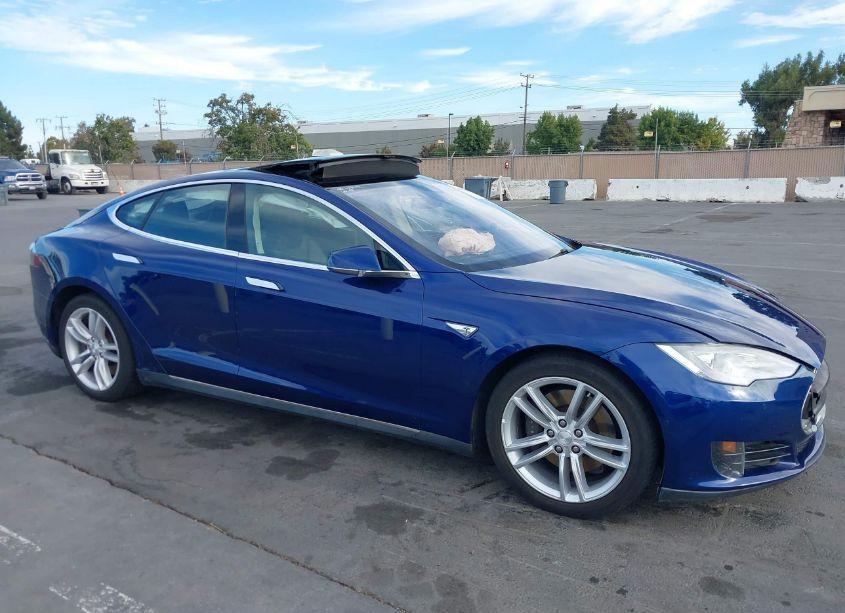 2015 Tesla Model S 70D/85D/P85D (VIN 5YJSA1S28FF095010) main photo