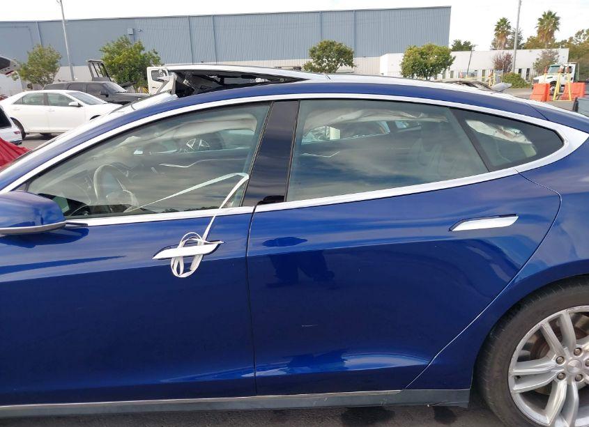 Photo 15 of 2015 Tesla Model S 70D/85D/P85D (VIN 5YJSA1S28FF095010)