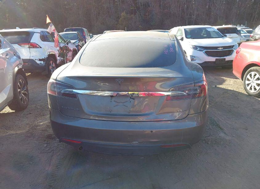 Photo 16 of 2015 Tesla Model S 70D/85D/P85D (VIN 5YJSA1S28FF095962)
