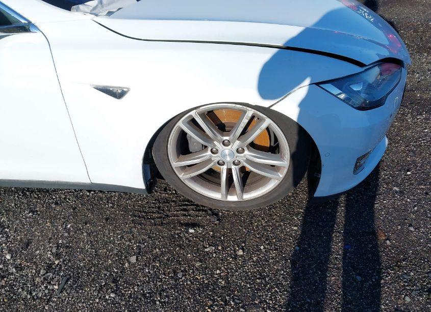Photo 6 of 2015 Tesla Model S 70D/85D/P85D (VIN 5YJSA1S29FF099373)