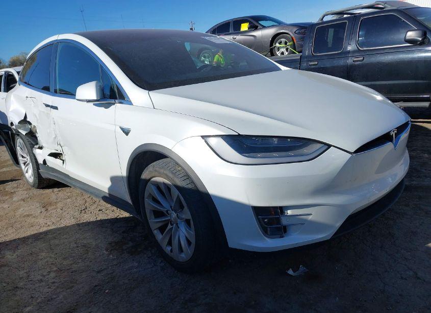2020 Tesla Model X LONG RANGE DUAL MOTOR ALL-WHEEL DRIVE/LONG RANGE PLUS DUAL MOTOR ALL-WHEEL DRIVE (VIN 5YJXCAE20LF237485) main photo