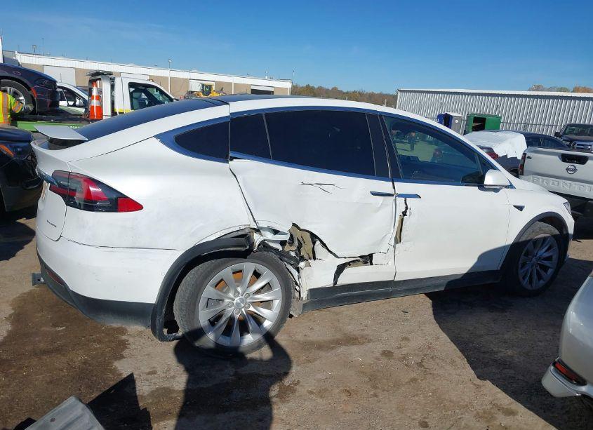 Photo 13 of 2020 Tesla Model X LONG RANGE DUAL MOTOR ALL-WHEEL DRIVE/LONG RANGE PLUS DUAL MOTOR ALL-WHEEL DRIVE (VIN 5YJXCAE20LF237485)