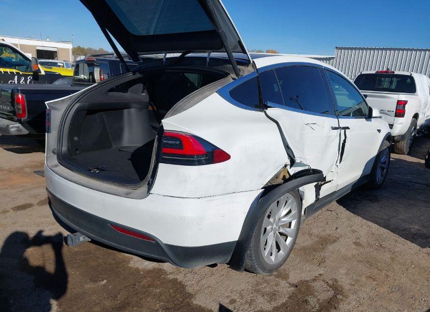 Photo 4 of 2020 Tesla Model X LONG RANGE DUAL MOTOR ALL-WHEEL DRIVE/LONG RANGE PLUS DUAL MOTOR ALL-WHEEL DRIVE (VIN 5YJXCAE20LF237485)