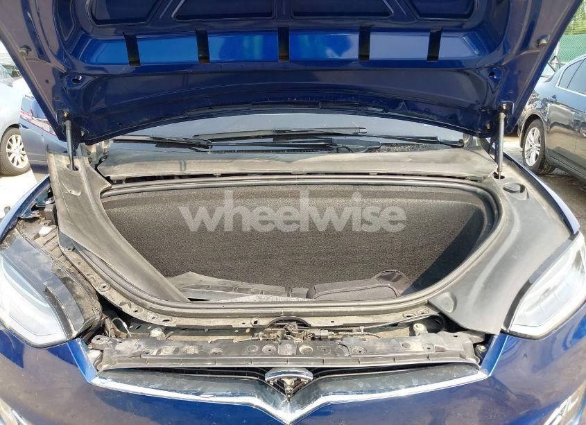 Photo 10 of 2018 Tesla Model X (VIN 5YJXCAE21JF142592)