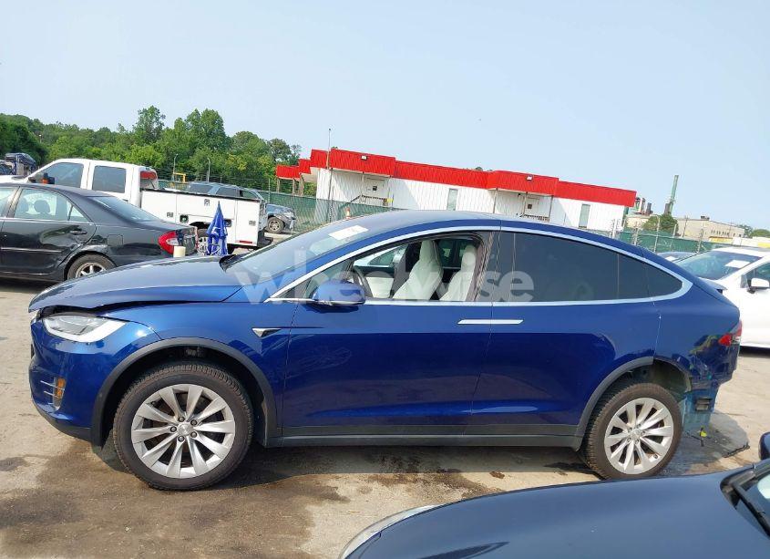 Photo 13 of 2018 Tesla Model X (VIN 5YJXCAE21JF142592)