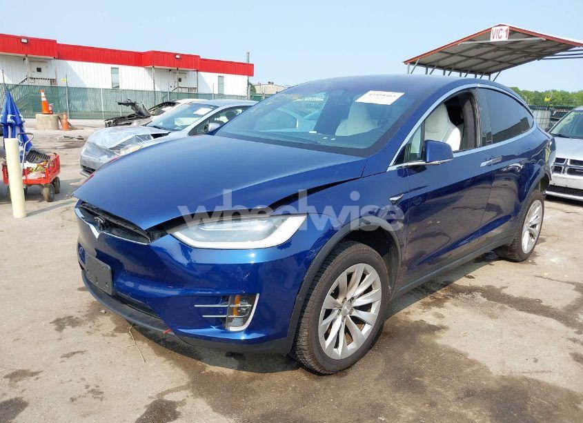 Photo 2 of 2018 Tesla Model X (VIN 5YJXCAE21JF142592)