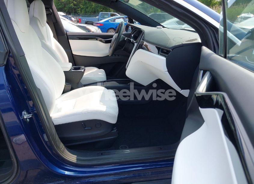 Photo 5 of 2018 Tesla Model X (VIN 5YJXCAE21JF142592)