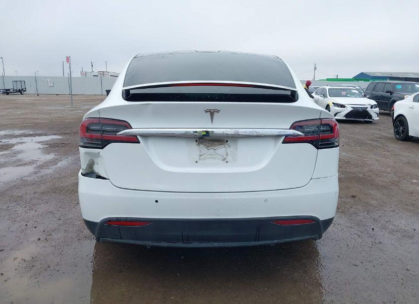 Photo 16 of 2016 Tesla Model X 60D/70D/75D/90D (VIN 5YJXCAE23GF005825)