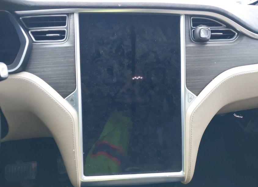 Photo 18 of 2016 Tesla Model X 60D/70D/75D/90D (VIN 5YJXCAE23GF005825)