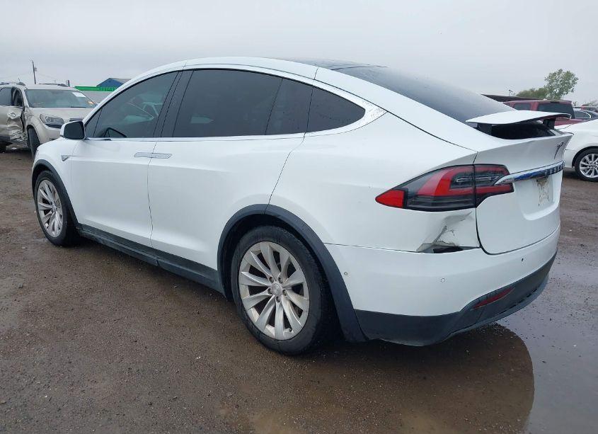 Photo 3 of 2016 Tesla Model X 60D/70D/75D/90D (VIN 5YJXCAE23GF005825)
