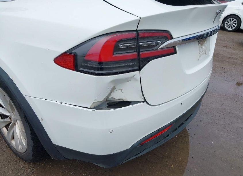 Photo 6 of 2016 Tesla Model X 60D/70D/75D/90D (VIN 5YJXCAE23GF005825)