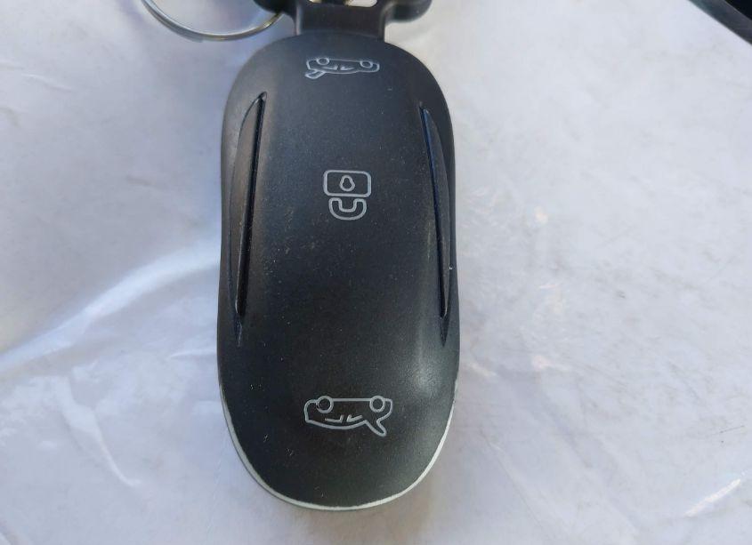 Photo 11 of 2018 Tesla Model X 100D/75D/P100D (VIN 5YJXCAE23JF138155)