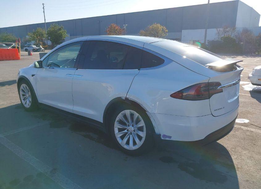 Photo 3 of 2018 Tesla Model X 100D/75D/P100D (VIN 5YJXCAE23JF138155)