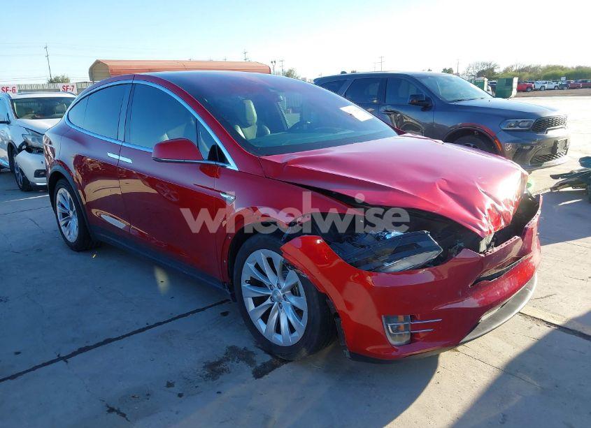 2016 Tesla Model X 60D/70D/75D/90D (VIN 5YJXCAE25GF004319) main photo