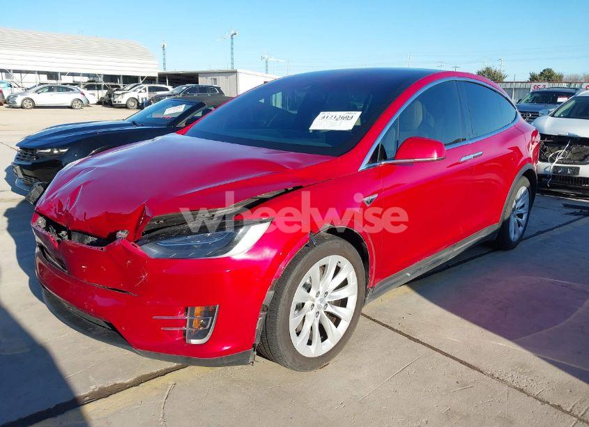 Photo 2 of 2016 Tesla Model X 60D/70D/75D/90D (VIN 5YJXCAE25GF004319)