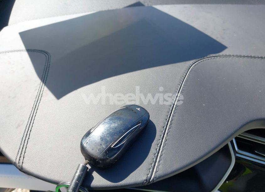 Photo 11 of 2018 Tesla Model X 100D/75D/P100D (VIN 5YJXCAE25JF091940)