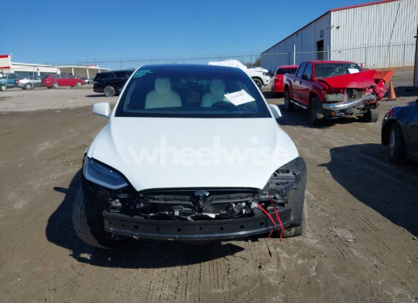 Photo 13 of 2018 Tesla Model X 100D/75D/P100D (VIN 5YJXCAE25JF091940)