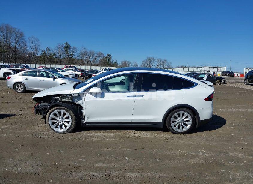Photo 15 of 2018 Tesla Model X 100D/75D/P100D (VIN 5YJXCAE25JF091940)