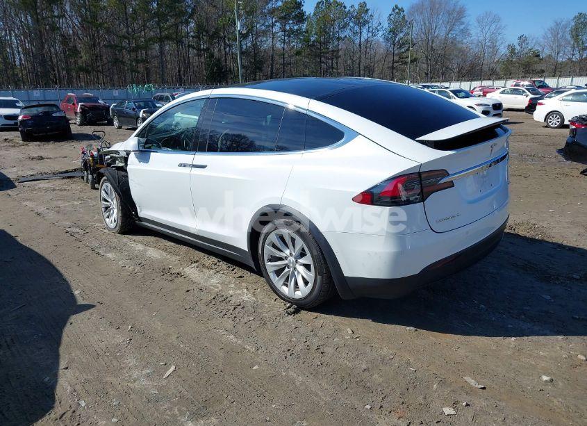 Photo 3 of 2018 Tesla Model X 100D/75D/P100D (VIN 5YJXCAE25JF091940)