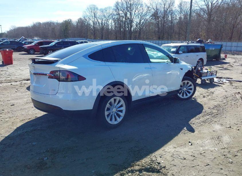 Photo 4 of 2018 Tesla Model X 100D/75D/P100D (VIN 5YJXCAE25JF091940)