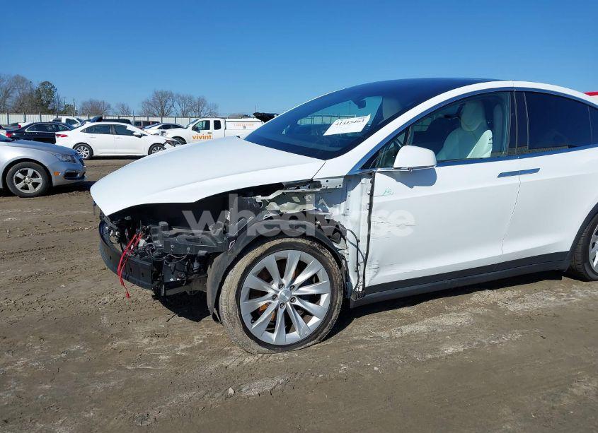 Photo 6 of 2018 Tesla Model X 100D/75D/P100D (VIN 5YJXCAE25JF091940)