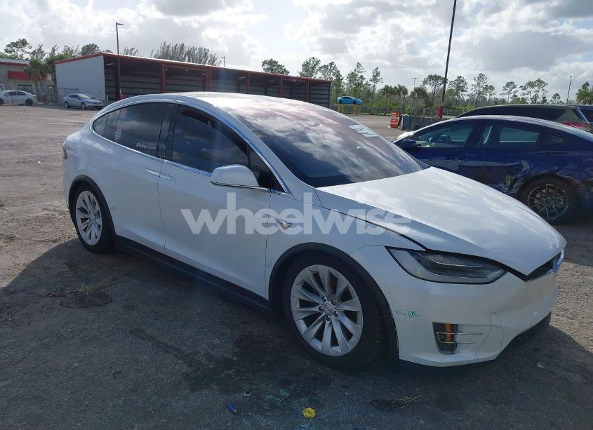 2021 Tesla Model X LONG RANGE DUAL MOTOR ALL-WHEEL DRIVE/LONG RANGE PLUS DUAL MOTOR ALL-WHEEL DRIVE (VIN 5YJXCAE25MF323408) main photo